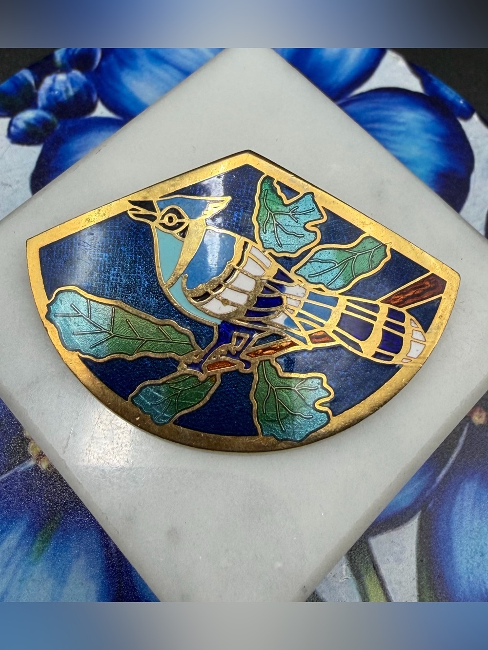 SITI fan-shaped Cloisonné brooch #560 Blue Jay Gold tone